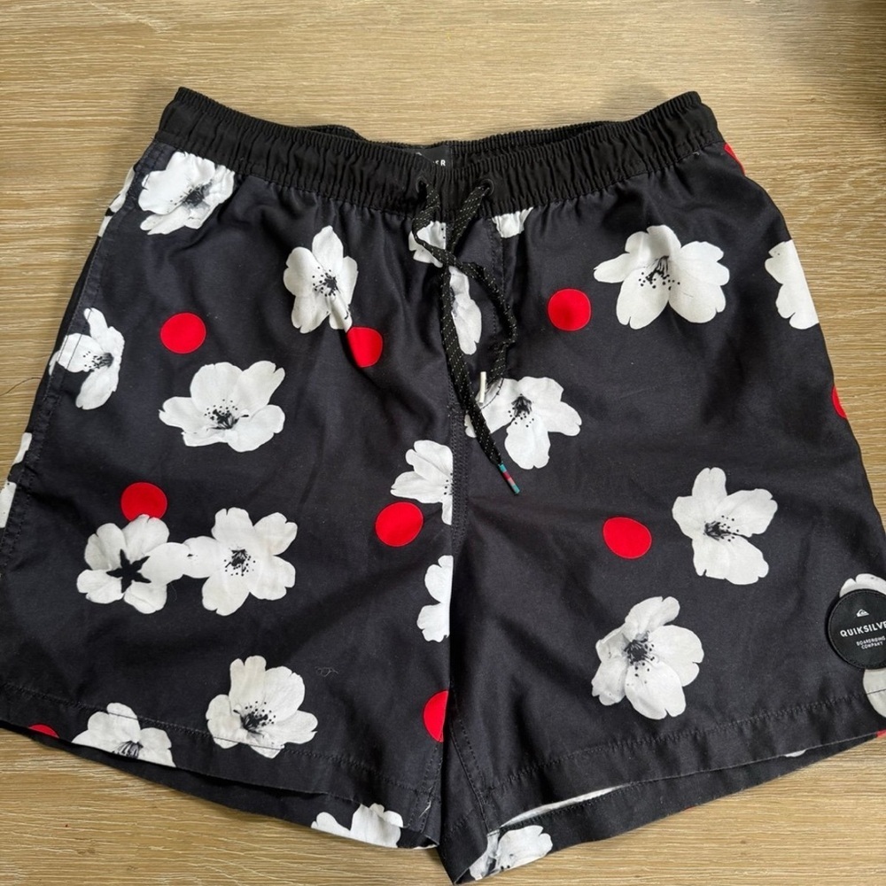 QUIKSILVER VOLLEY men’s black & white floral print swim shorts trunks size SMALL - Picture 2 of 4